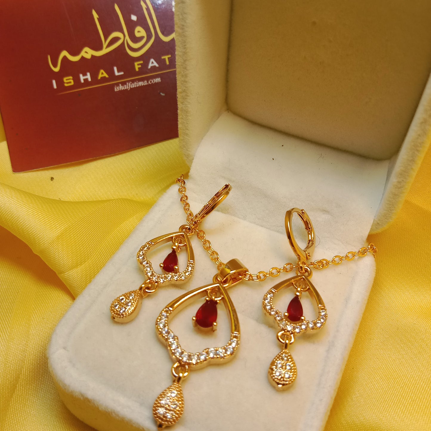 Antique Golden Necklace With Earings