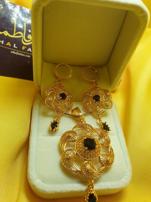 Ishal Fatima Beautiful Black Stones Flower Necklace Set