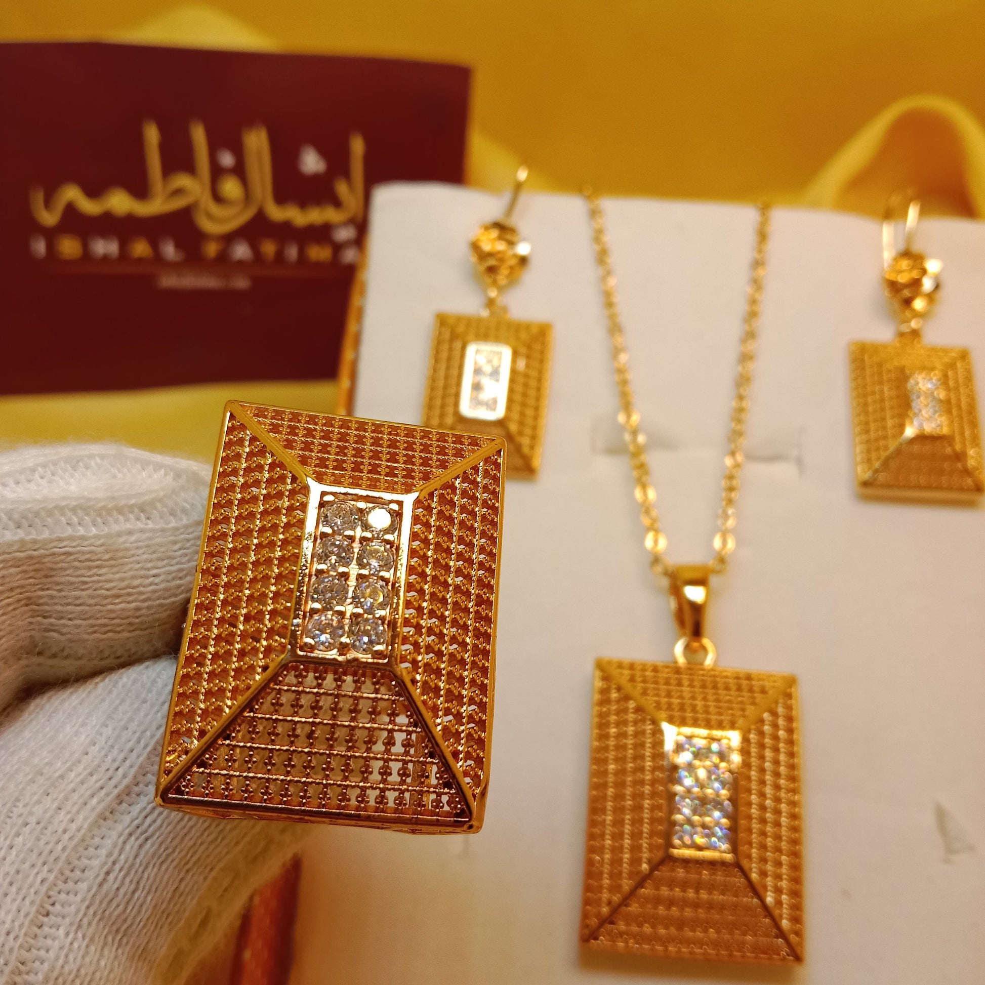 Ishal Fatima Beautiful Gold Plated Necklace Set