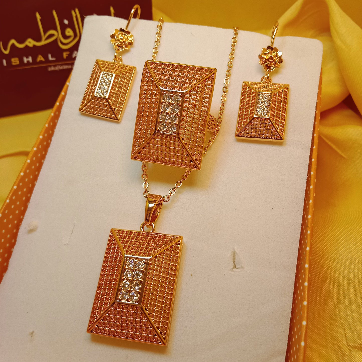 Ishal Fatima Beautiful Gold Plated Necklace Set