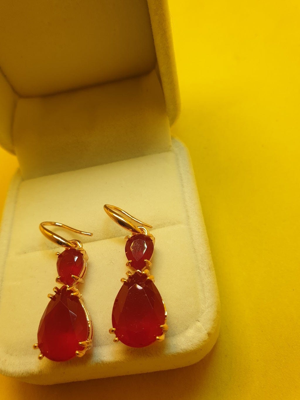 Ishal Fatima Beautiful Red Stone Crystal Earings