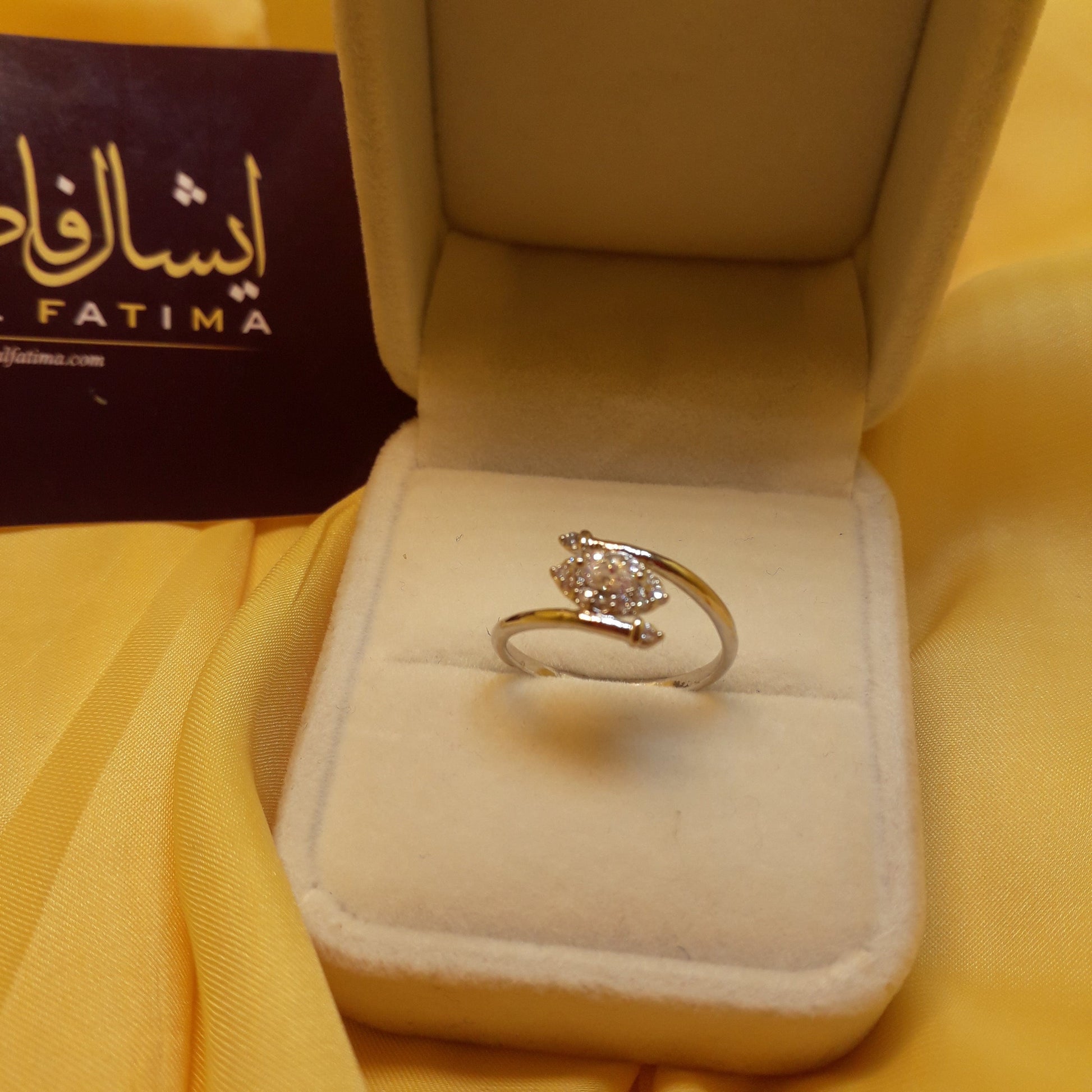 Ishal Fatima Stylish Silver Crystal Ring